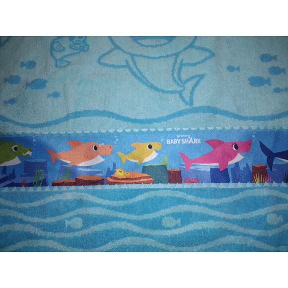 Nickelodeon Pinkfong Baby Shark Bath Towel - Picture 3 of 7